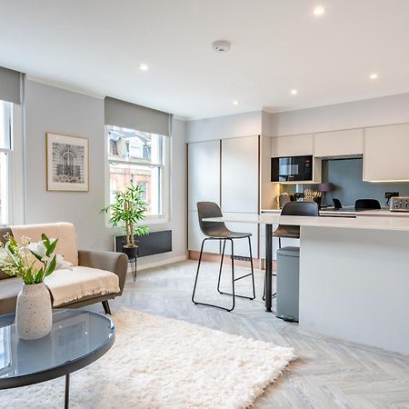 Modern & Chic One Bedroom Apartments In Fitzrovia By Sojo Stay 런던 외부 사진