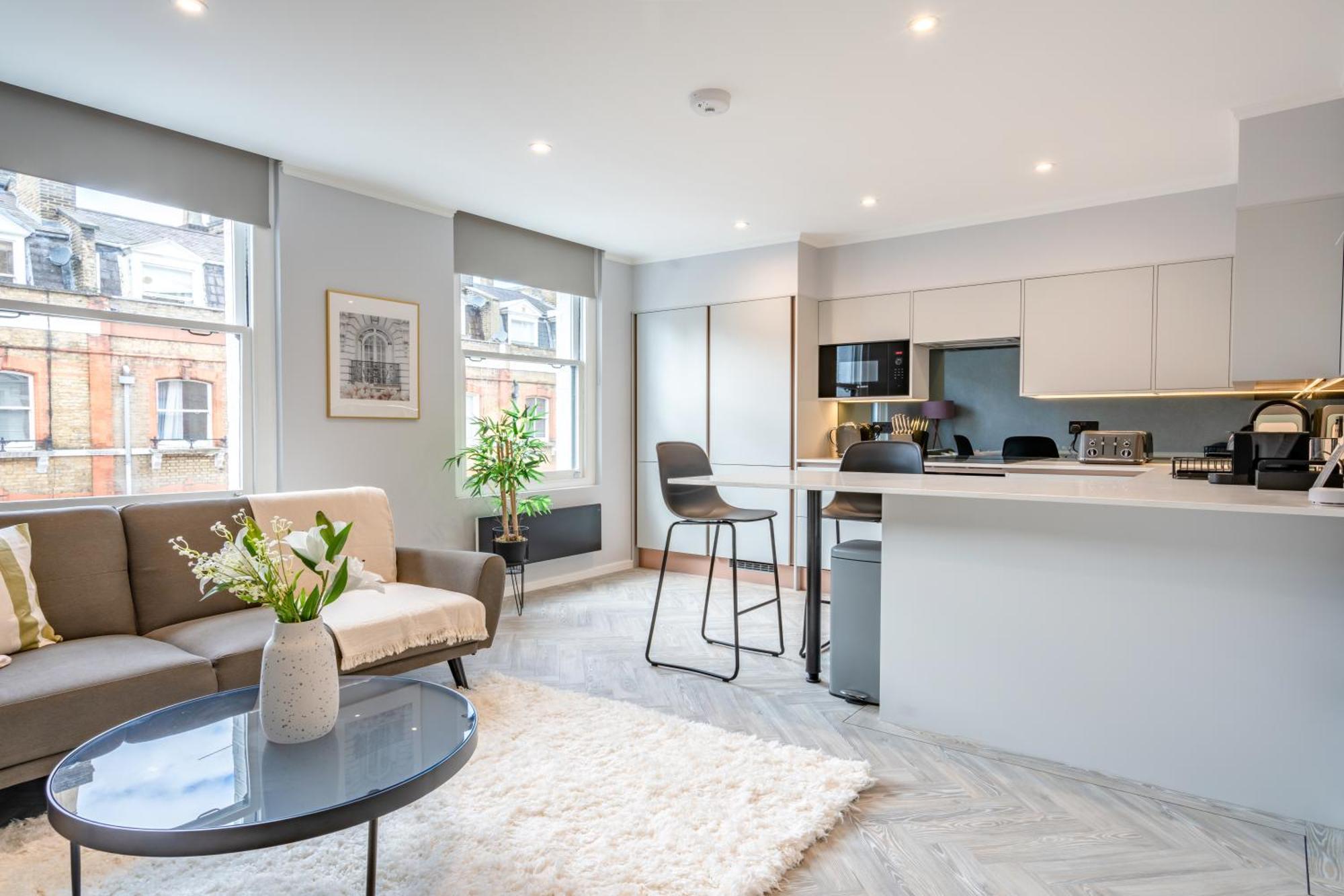 Modern & Chic One Bedroom Apartments In Fitzrovia By Sojo Stay 런던 외부 사진