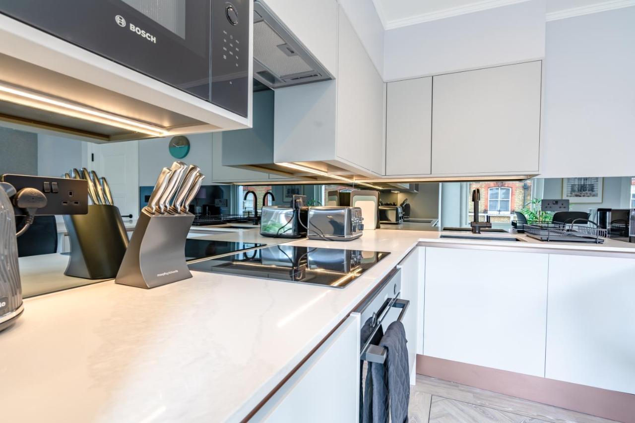 Modern & Chic One Bedroom Apartments In Fitzrovia By Sojo Stay 런던 외부 사진